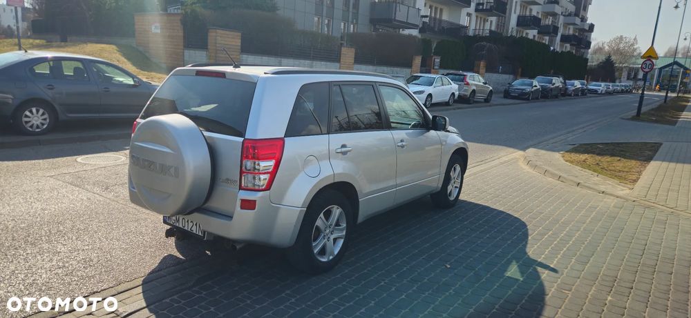 Suzuki Grand Vitara 2.0 - 8