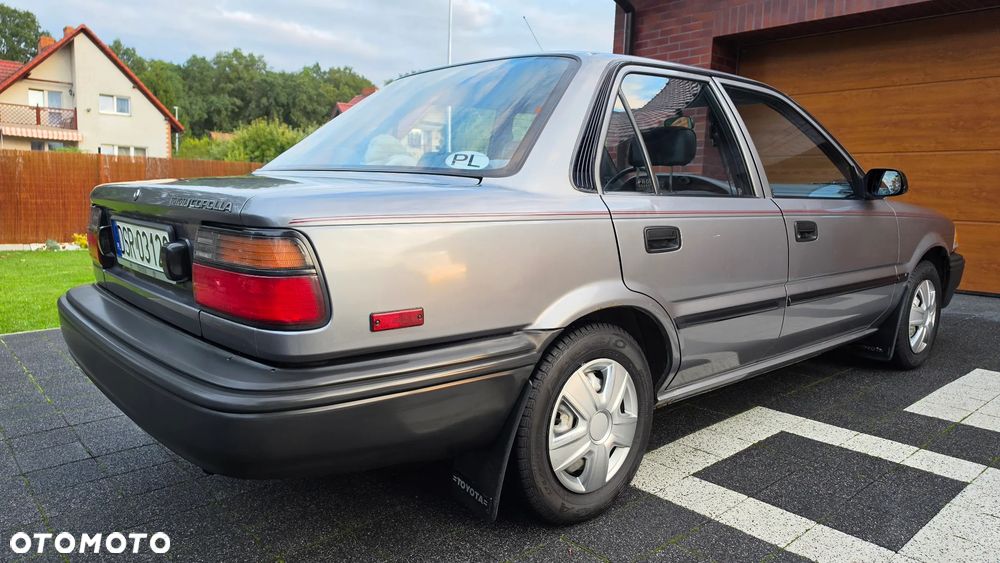 Toyota Corolla 1.6 GL - 3