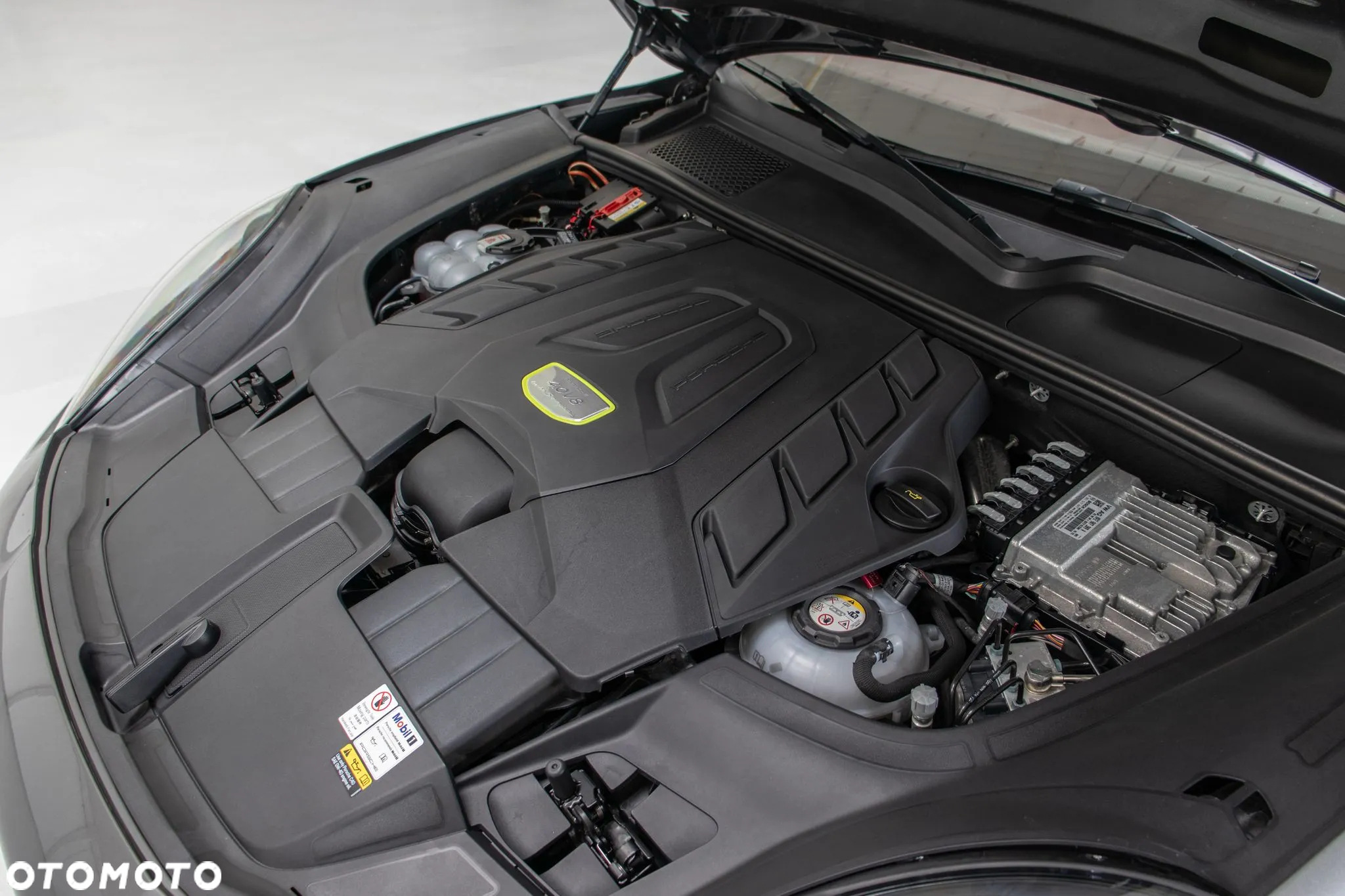Porsche Cayenne Coupe Turbo - 28