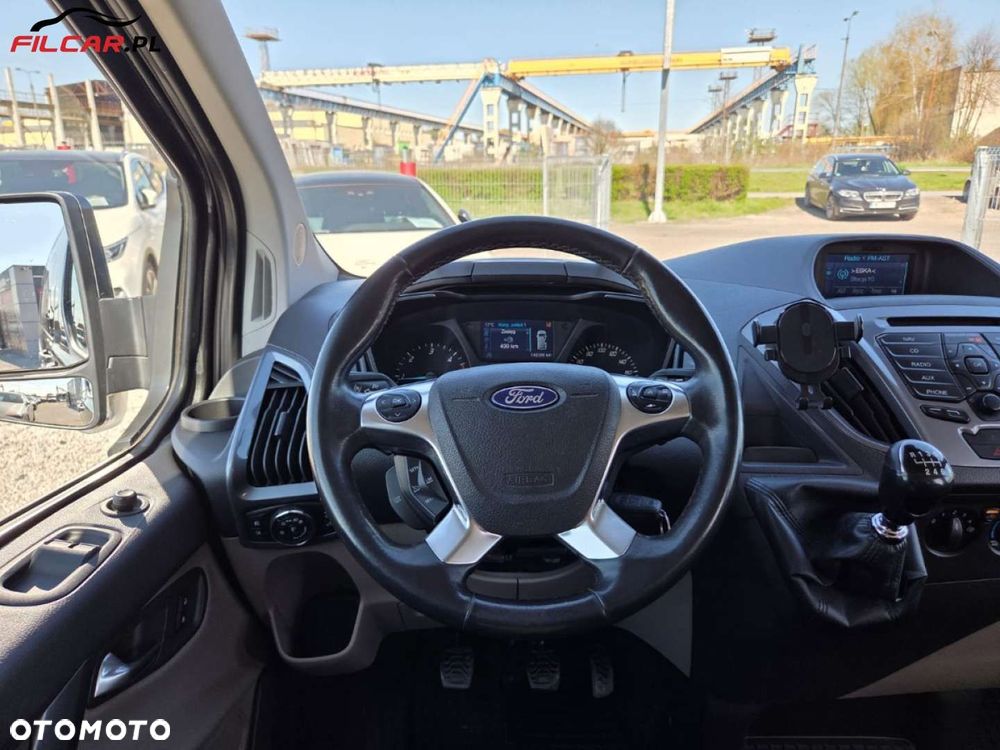 Ford Tourneo Custom - 12
