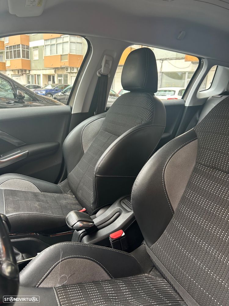 Peugeot 2008 1.6 BlueHDi Allure - 9