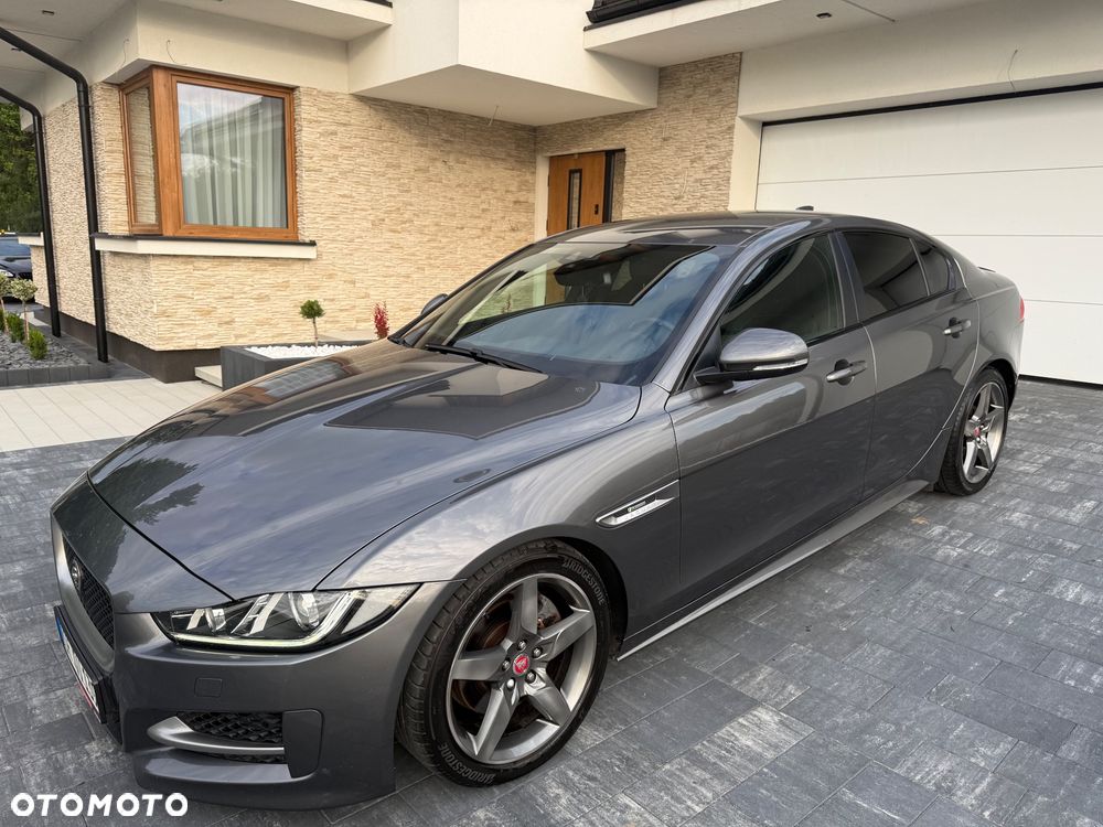 Jaguar XE 2.0 D R-Sport - 8