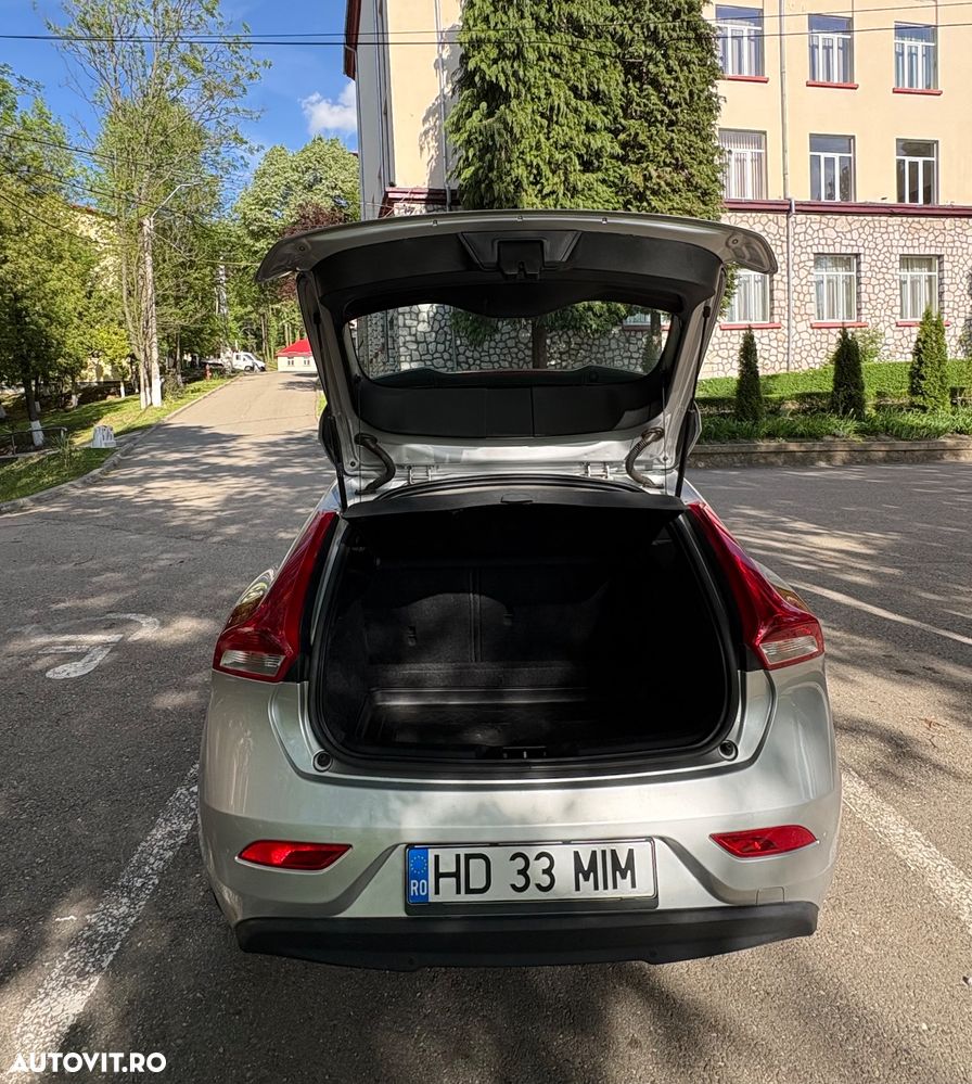 Volvo V40 D2 Aut. Kinetic - 6