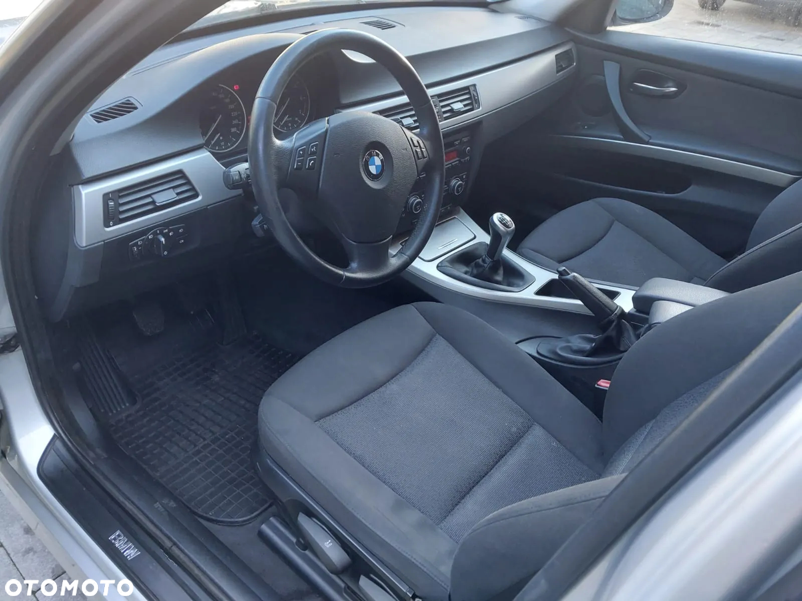 BMW Seria 3 318i - 9