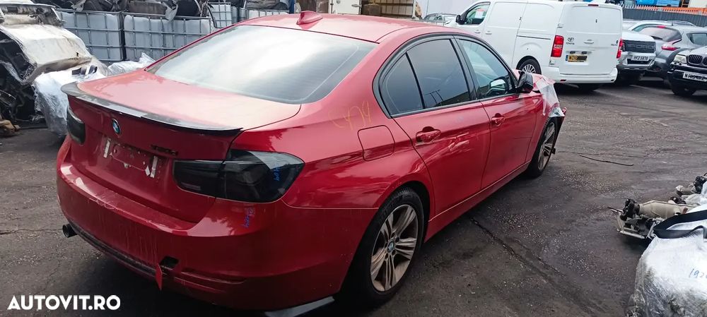 Dezmembrari / Dezmembrez BMW Seria 3 (F30) 2.0 N47D20 cutie viteze automată cod culoare MELBOURNEROT METALLIC (A75) - 1