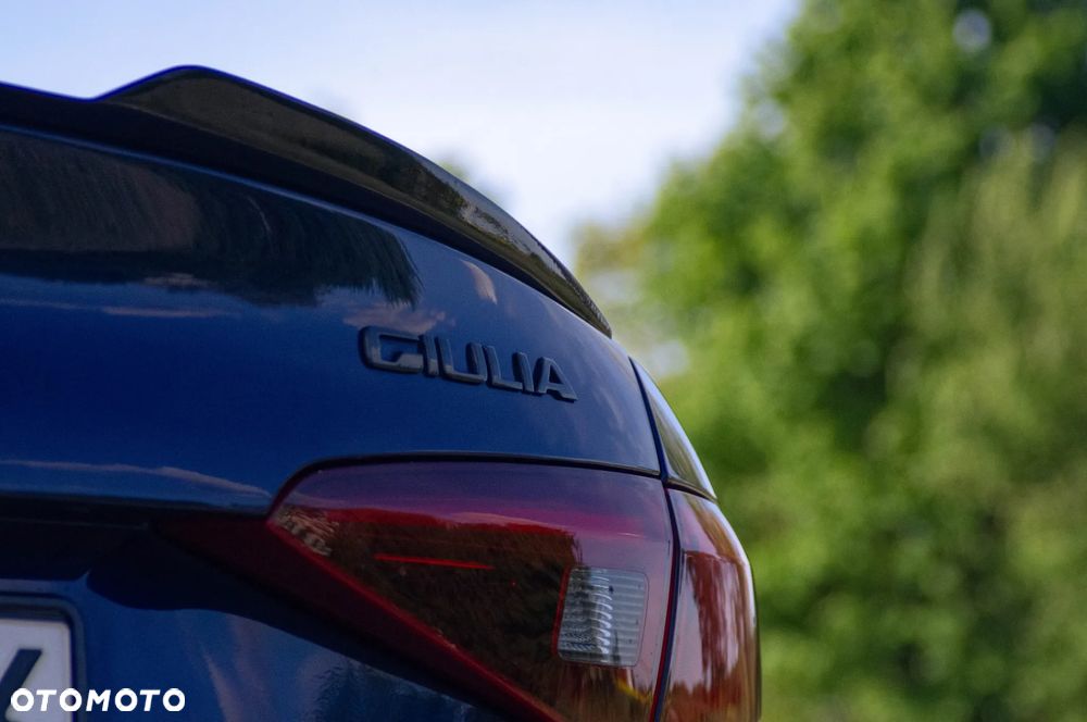 Alfa Romeo Giulia 2.0 Turbo 16V AT8-Q4 Ti - 9