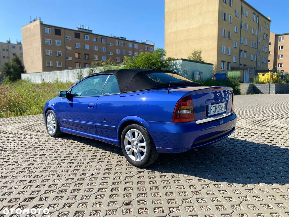 Opel Astra 1.6 Sportive - 12