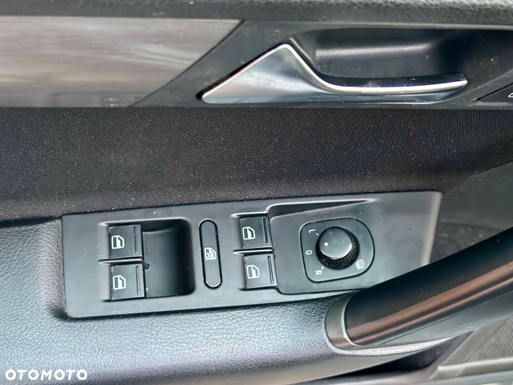 Volkswagen Passat 1.8 TSI Exclusive - 23