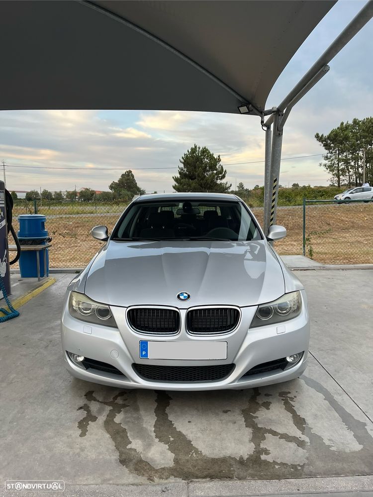 BMW 318 d Touring - 10