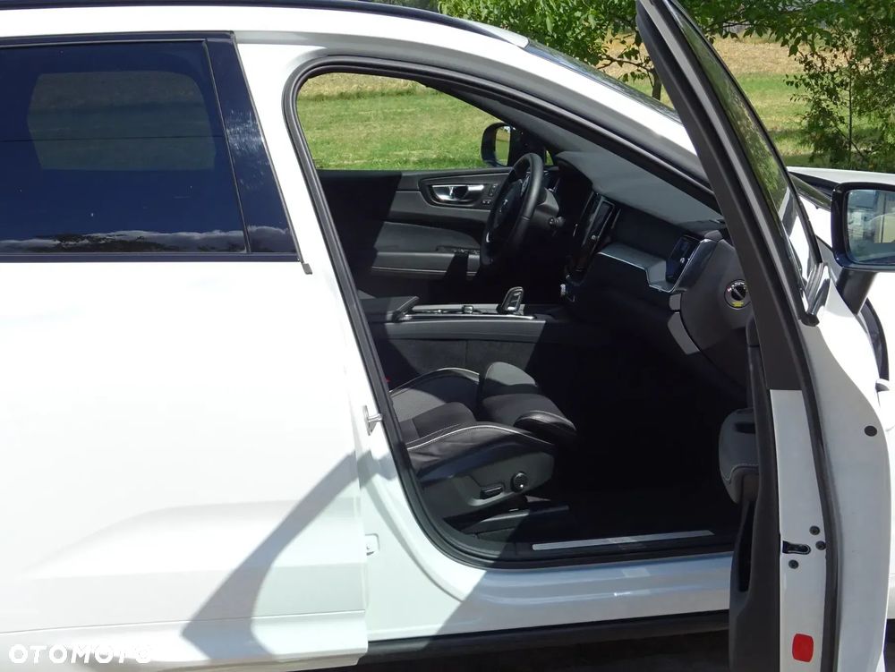 Volvo XC 60 B4 D AWD Geartronic RDesign - 20