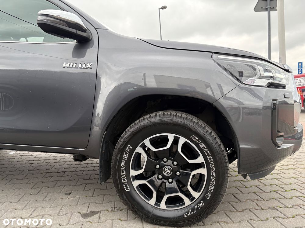 Toyota Hilux 2.8 D-4D Double Cab SR5+ 4x4 - 32