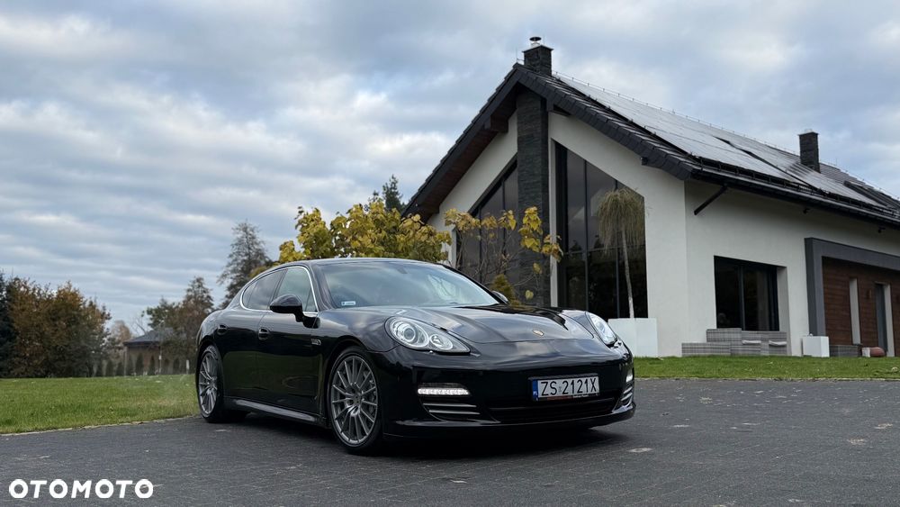 Porsche Panamera 4S - 27