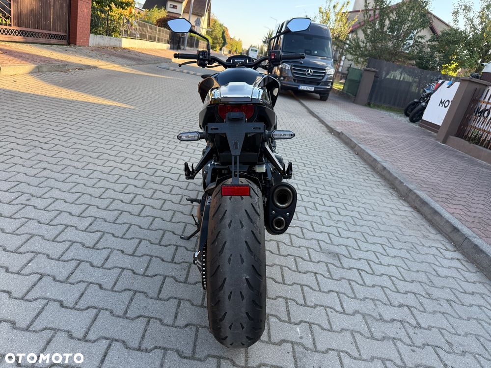 Honda CB - 16