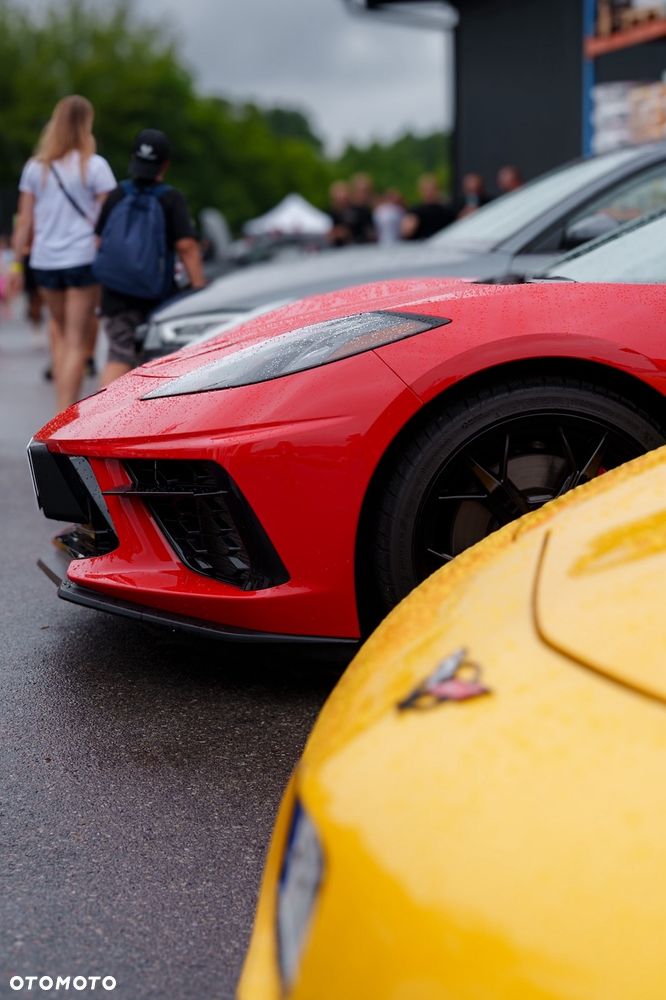 Chevrolet Corvette - 4