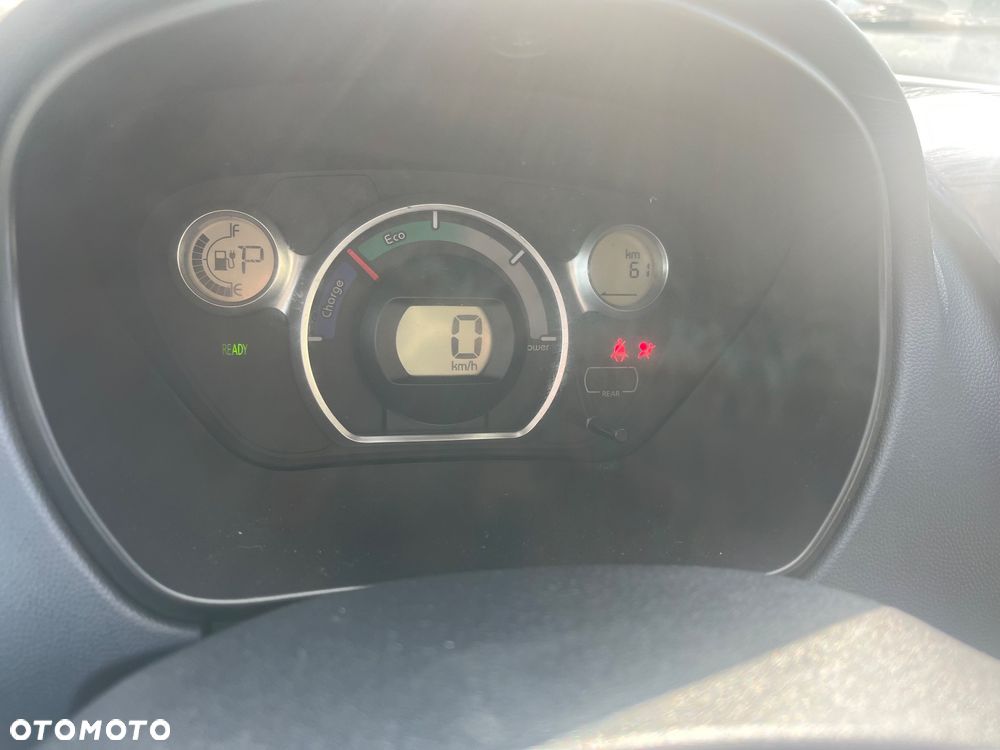 Peugeot iOn Active - 8