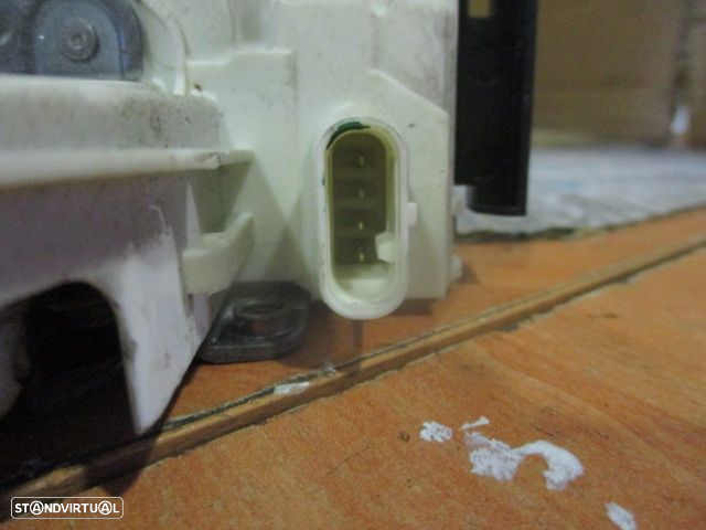 Fecho A0997200435 MERCEDES W212 2011 FD 4 PINOS MERCEDES C S204 W204 FASE 2  2012 200CDI 136CV 5P PRETO FD 4 PINOS - 3
