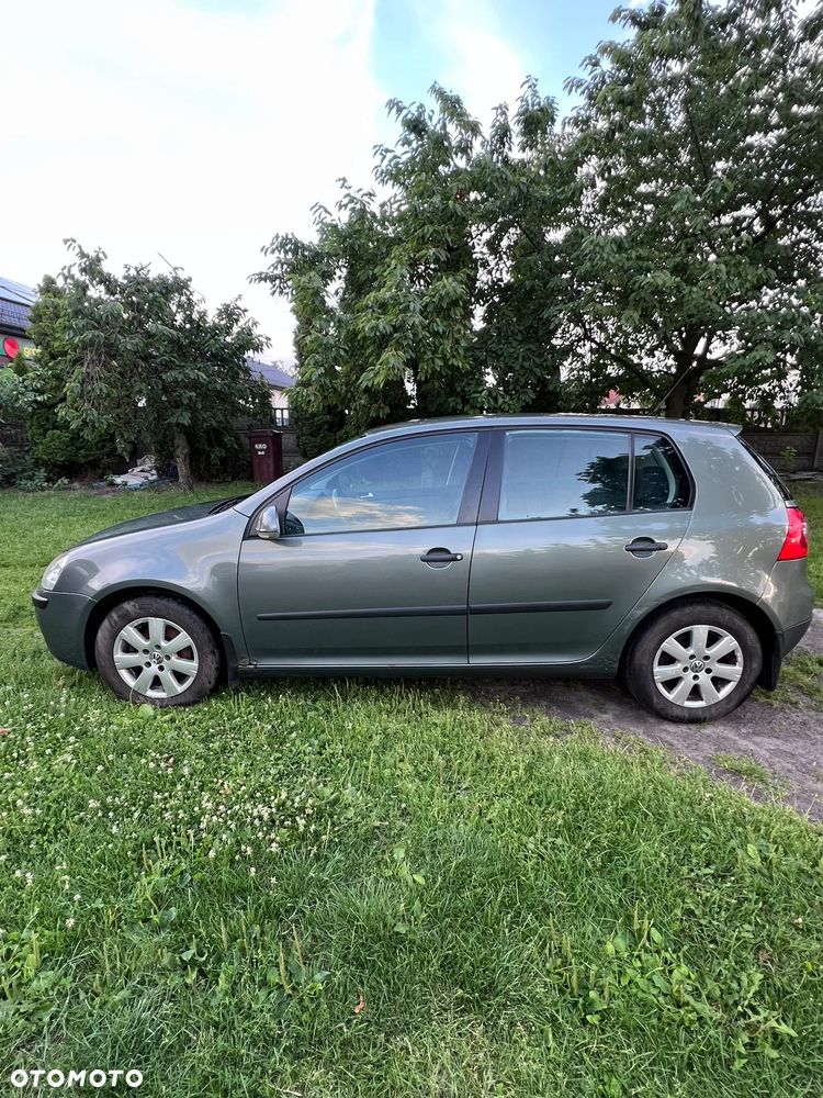 Volkswagen Golf 1.6 FSI Trendline - 6