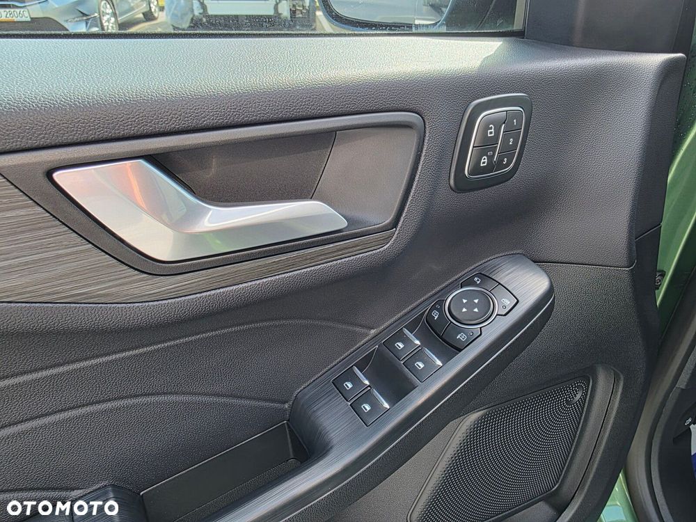 Ford Kuga - 12