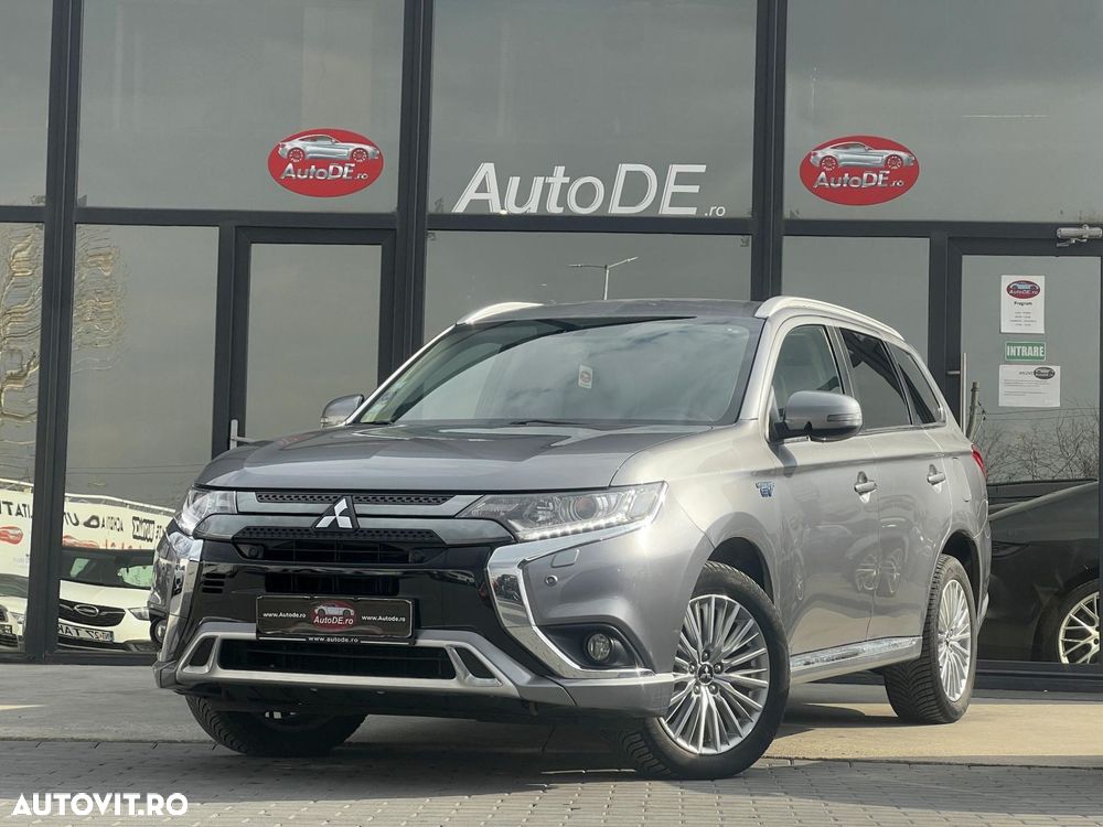 Mitsubishi Outlander - 2