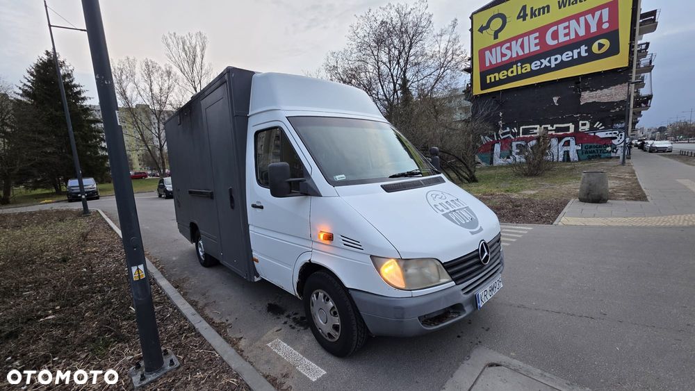 Mercedes-Benz Sprinter - 26