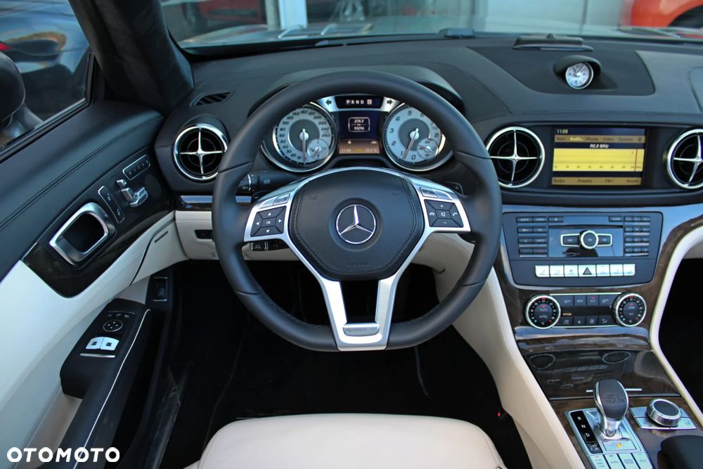 Mercedes-Benz SL 500 BlueEff - 13