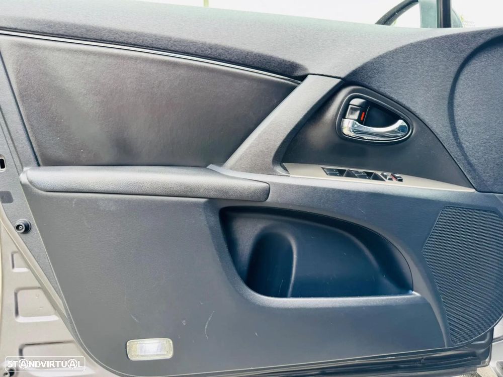 Toyota Avensis SW 2.0 D-4D Sp+EP+GPS - 17