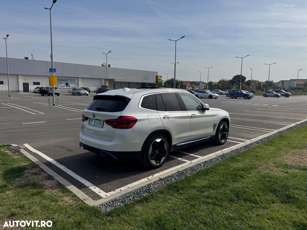 BMW iX3 Standard - 8