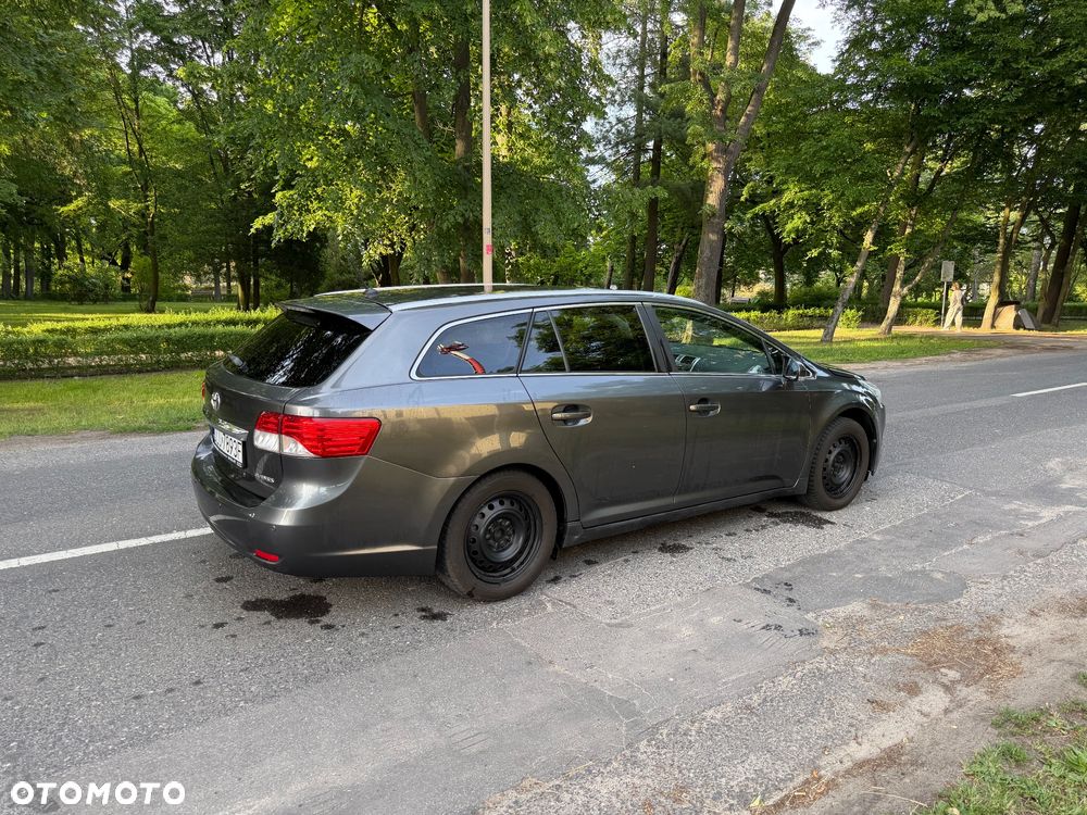 Toyota Avensis 1.8 Sol plus NAVI MS - 3