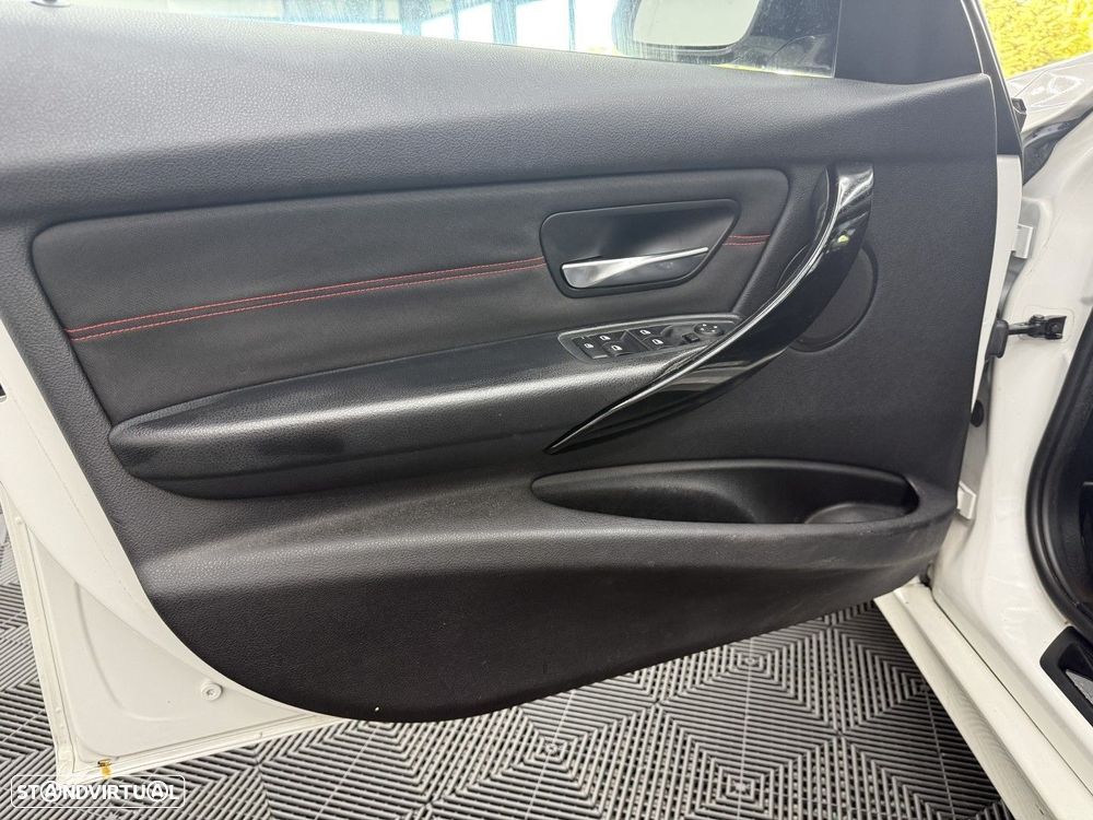 BMW 320 d Touring Line Sport - 13