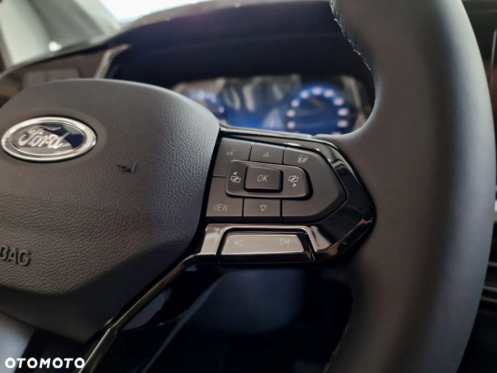 Ford Tourneo Connect Grand - 27