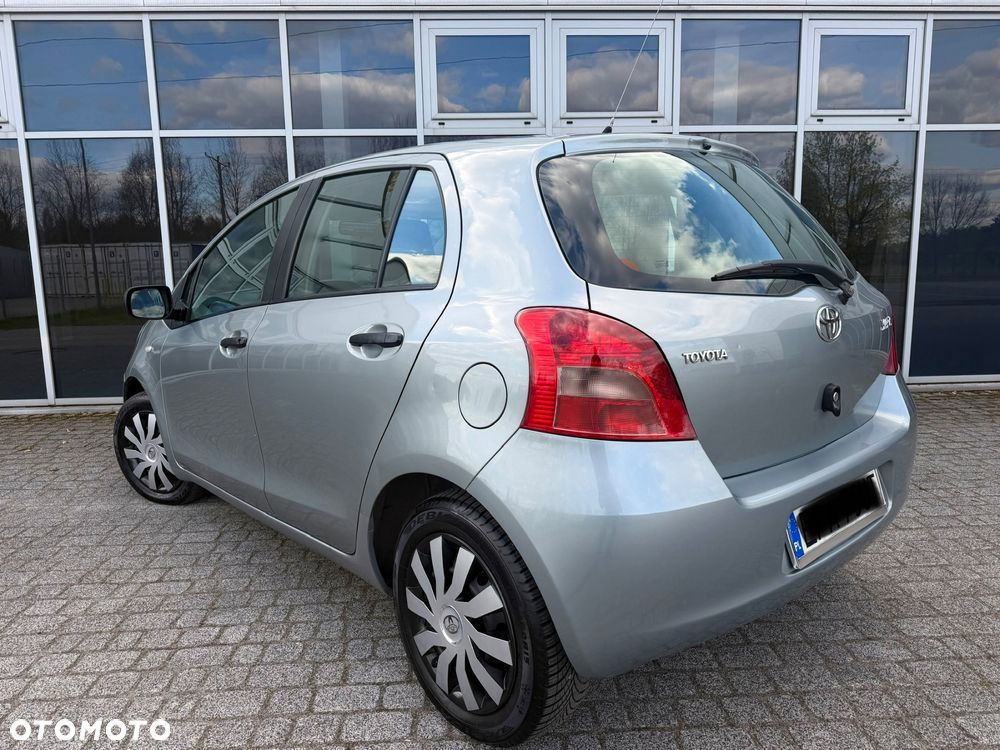Toyota Yaris 1.3 Luna A/C - 32