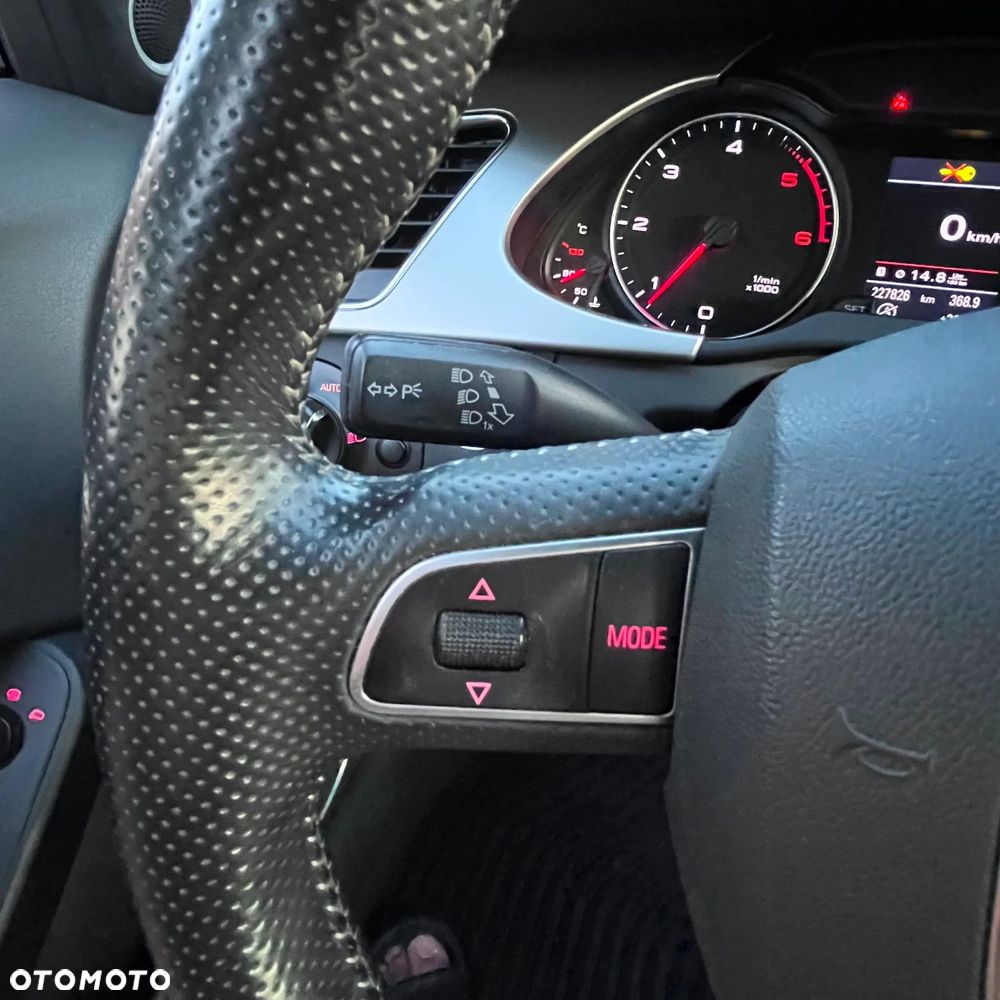 Audi A4 Avant 2.0 TDI DPF quattro S line Sportpaket (plus) - 24