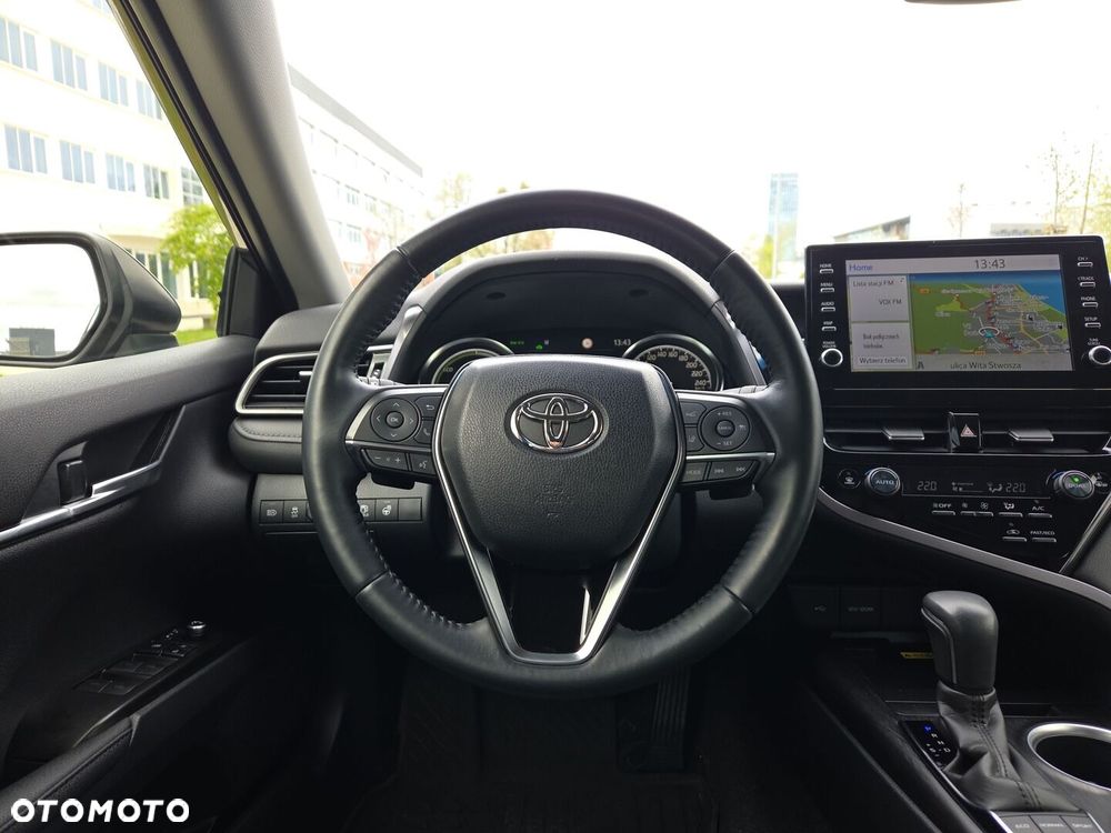Toyota Camry 2.5 Hybrid Executive CVT - 26