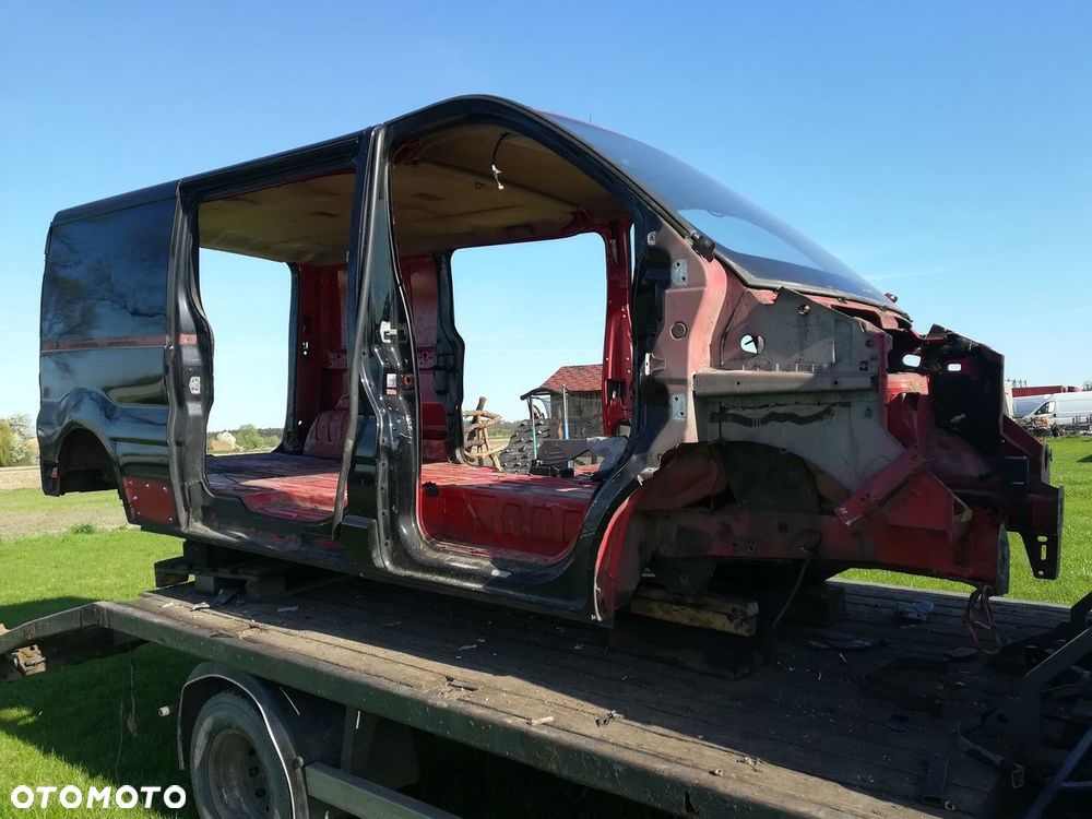 słupek tył trafic vivaro primastar long ćwiartka - 7