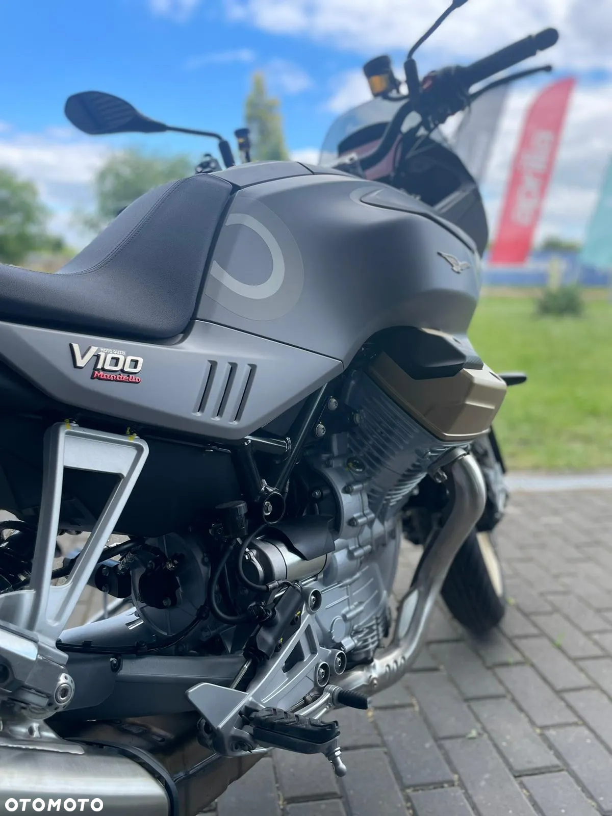 Moto Guzzi V100 Mandello - 13
