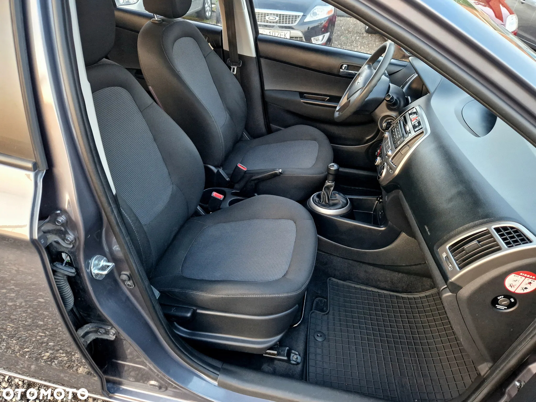 Hyundai i20 - 16