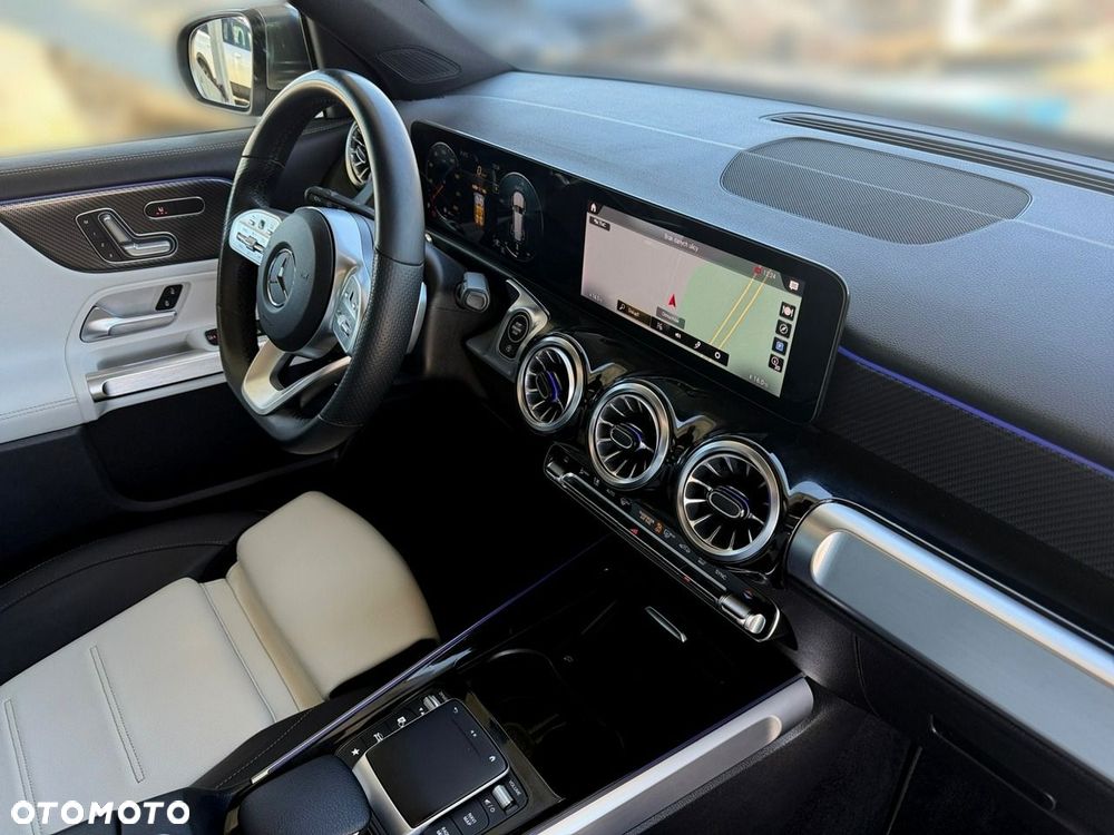 Mercedes-Benz GLB - 23