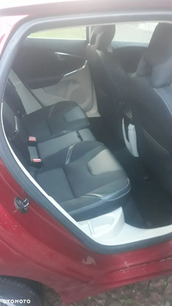 Volvo V40 D3 Momentum - 12