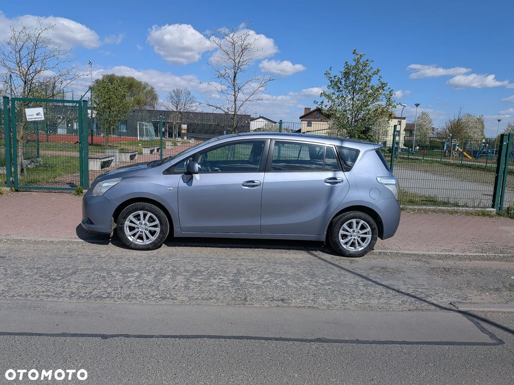 Toyota Verso 1.8 Executive - 12