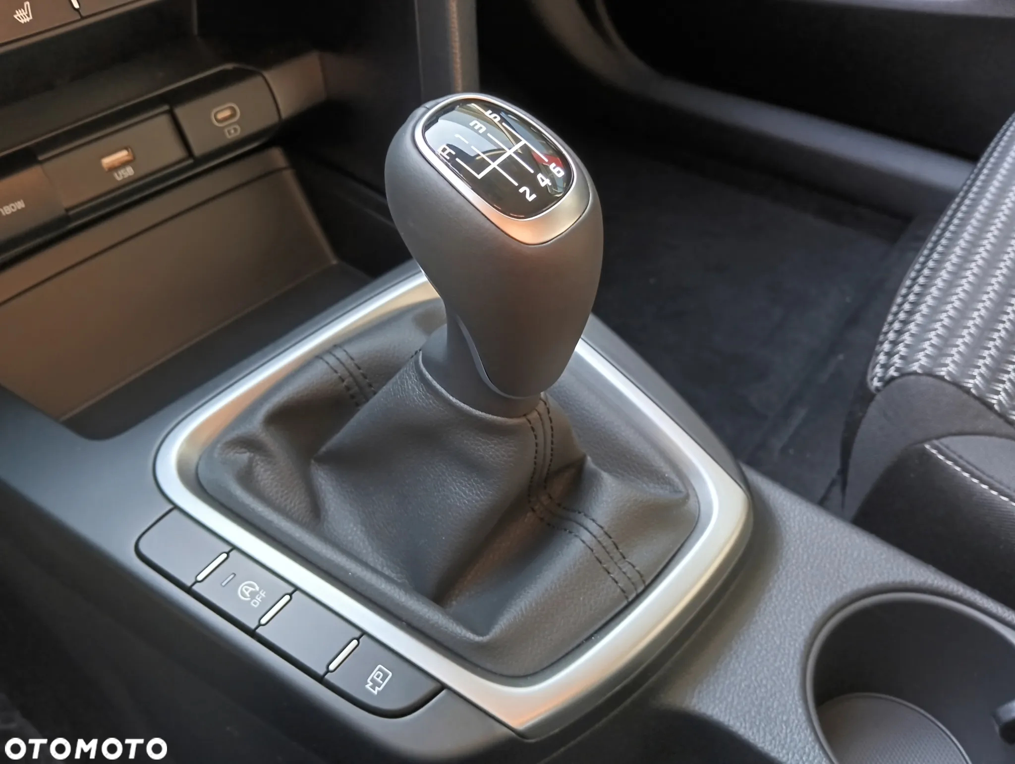 Kia XCeed 1.5 T-GDI M - 16