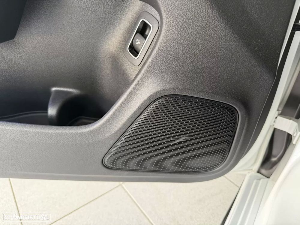 Mercedes-Benz CLA 180 - 16