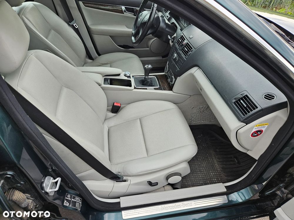 Mercedes-Benz Klasa C 220 CDI Elegance - 9