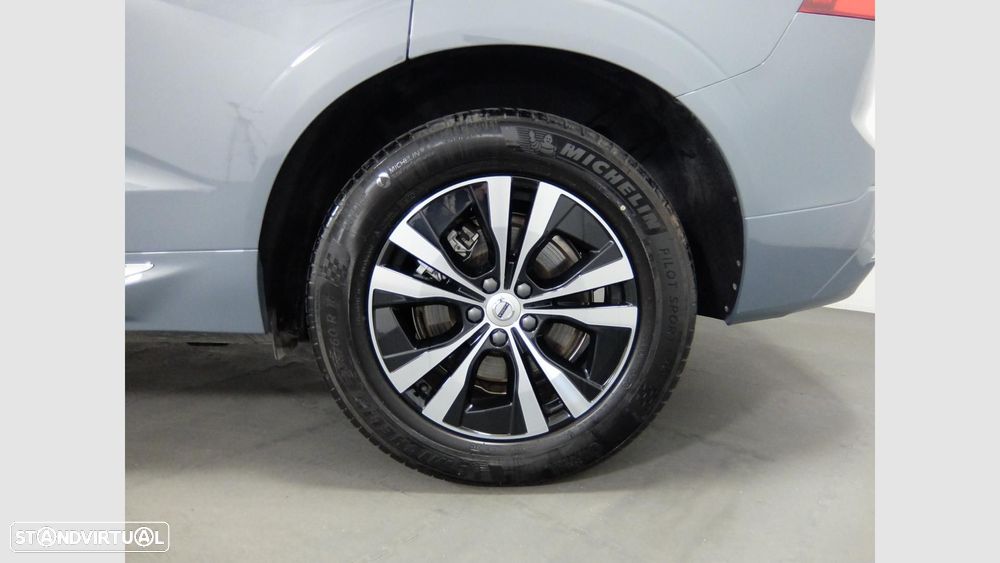 Volvo XC 60 2.0 T6 PHEV Core AWD - 7