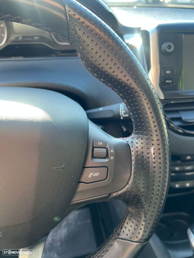 Peugeot 208 1.2 PureTech GT Line - 27