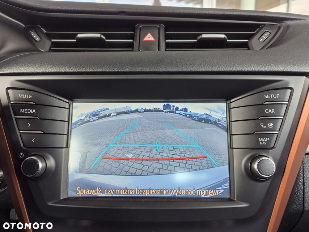 Toyota Avensis 1.8 Premium MS - 22
