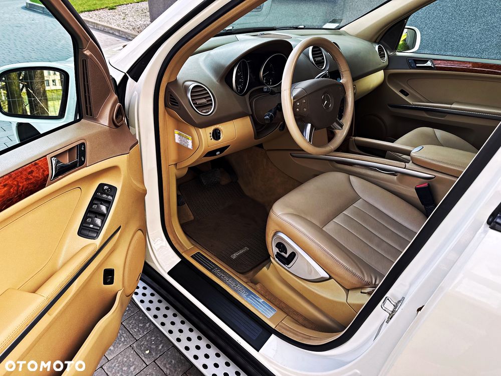 Mercedes-Benz ML 350 4Matic 7G-TRONIC Edition 10 - 23