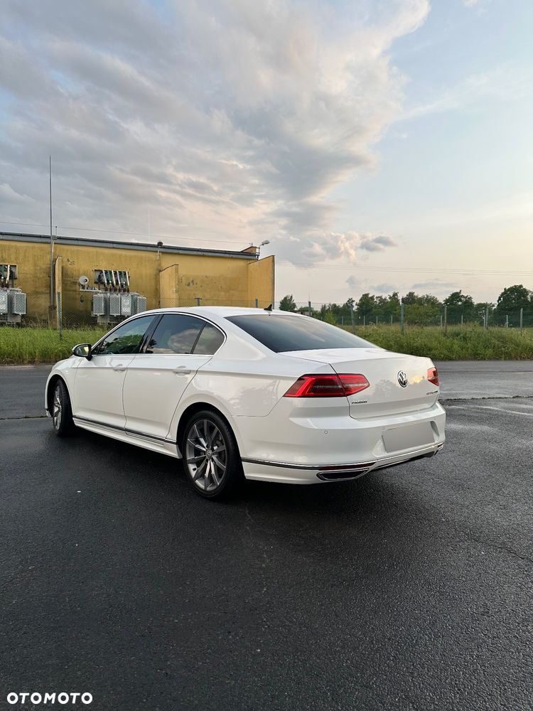 Volkswagen Passat Variant 2.0 TDI SCR DSG (BlueM Tech) Highline - 23