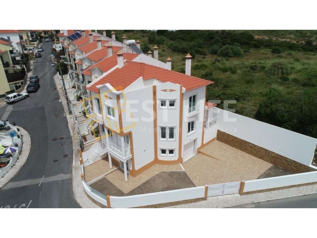 Moradia T3+1 com Vista Mar junto do Centro da Vila de Ericeira - Grande imagem: 2/29