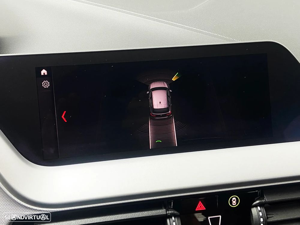 BMW 116 d Pack Essence - 23