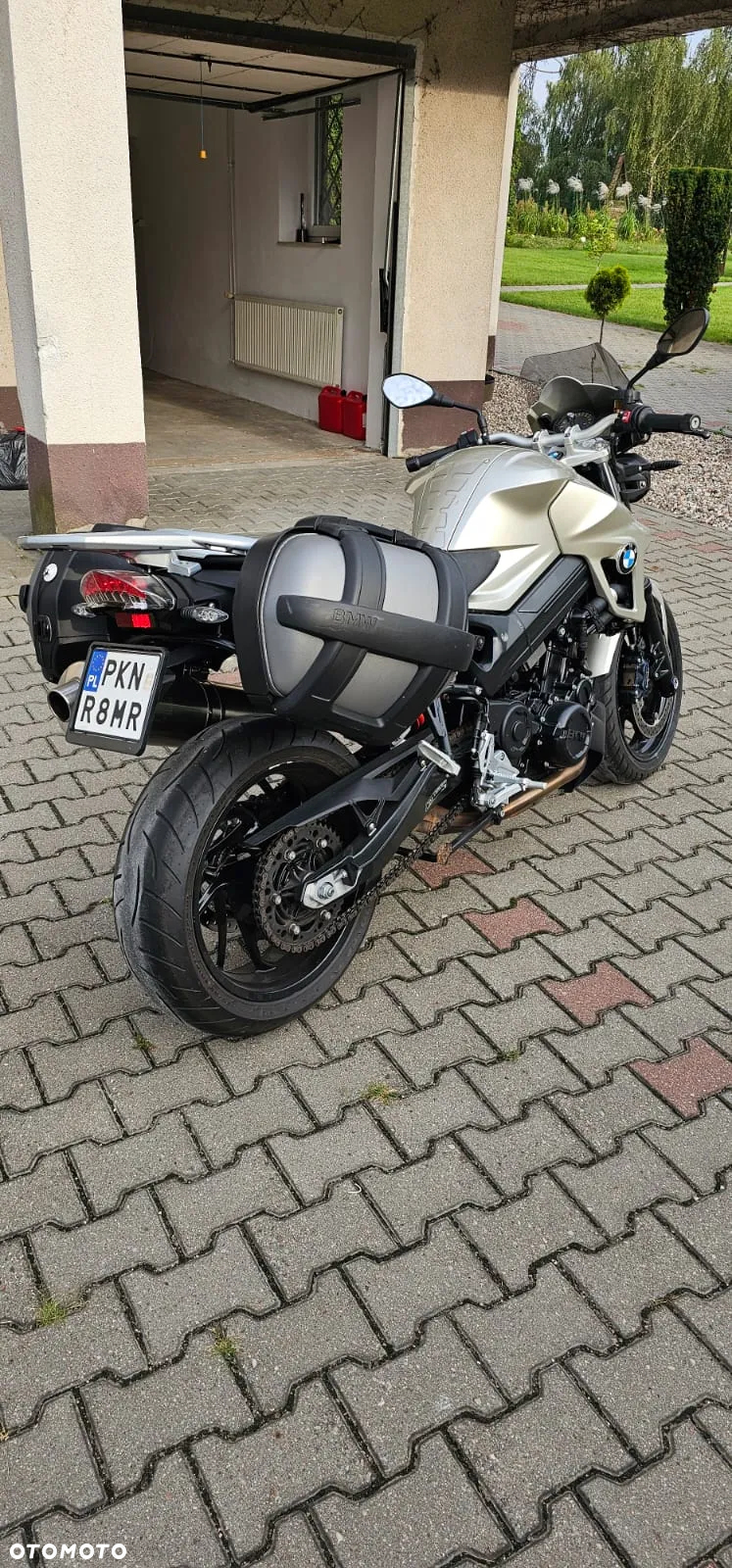 BMW F - 2